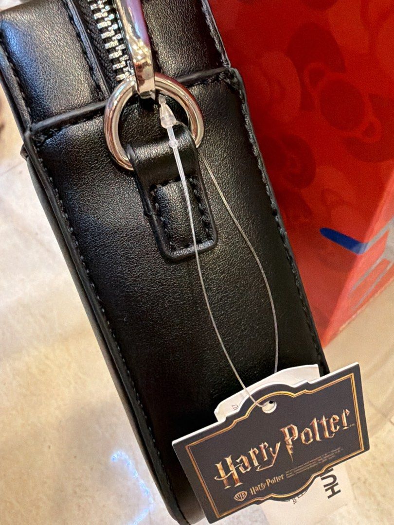 Harry Potter Black Shoulder Bag (Category: Cross-body Bags) located in Manila. Submitted by buyauthentics (Listing ID 1467024136, Image 3). Description: Harry Potter Black Shoulder Bag .