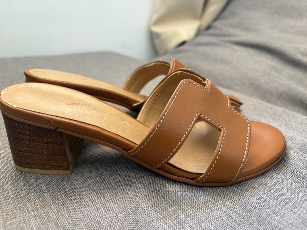 Heels (Category: Heels) located in Apalit. Submitted by minimaliztcloset (Listing ID 1466972045, Image 3). Description: .