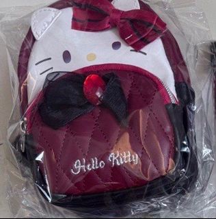日本 MEI x SANRIO HELLO KITTY 黑色尼龍布 28L 背囊, 女裝, 手袋及銀包, 背囊 - Carousell