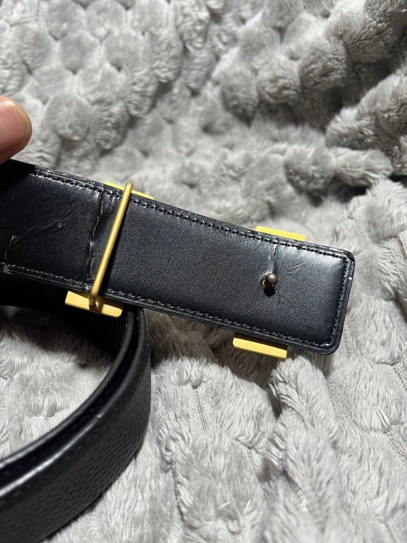 Hermes 18k buckle gold belt (Category: Belts) located in Cagayan de Oro. Submitted by smoothstyle (Listing ID 1467131302, Image 3). Description: Hermes 18k buckle gold belt Very good condition Size 33-36 issue: inside tear and marks not visible outside when worn..
