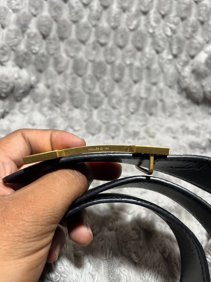Hermes 18k buckle gold belt (Category: Belts) located in Cagayan de Oro. Submitted by smoothstyle (Listing ID 1467131302, Image 2). Description: Hermes 18k buckle gold belt Very good condition Size 33-36 issue: inside tear and marks not visible outside when worn..