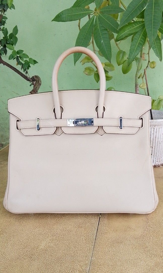 Hermes Birkin 25 Swift soft leather (Category: Luxury Bags & Wallets) located in Davao. Submitted by find.luxe (Listing ID 1467022127, Image 2). Description: very cute self authentication.