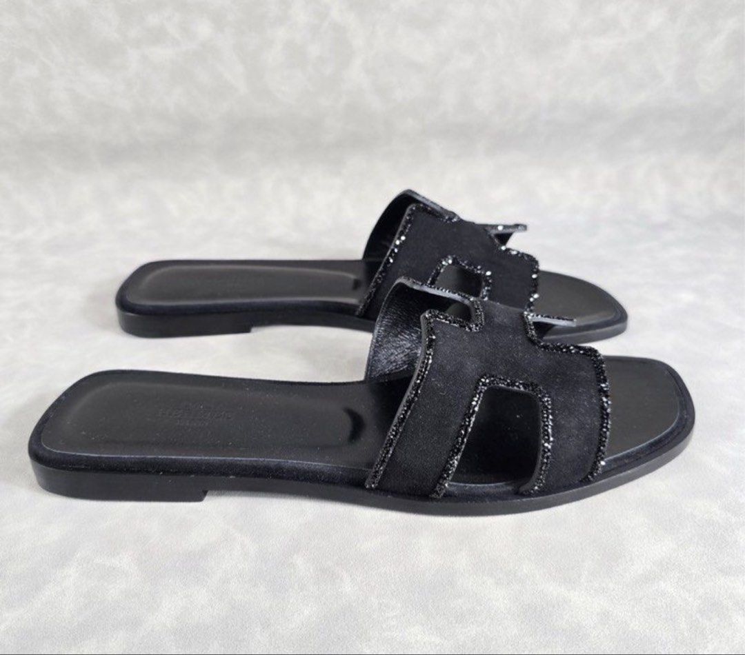 Hermes Black sandals Size 39.5 (Category: Flats & Sandals) located in Manila. Submitted by prelovedwelllove (Listing ID 1467091172, Image 2). Description: Authentic Wrong size for me 39.5 Can fit to narrow feet with the size of 38 or 38.5 No flaw Complete inclusion Valenzuela location .