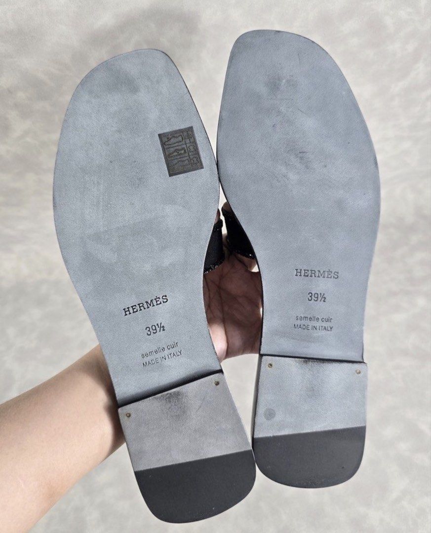 Hermes Black sandals Size 39.5 (Category: Flats & Sandals) located in Manila. Submitted by prelovedwelllove (Listing ID 1467091172, Image 3). Description: Authentic Wrong size for me 39.5 Can fit to narrow feet with the size of 38 or 38.5 No flaw Complete inclusion Valenzuela location .