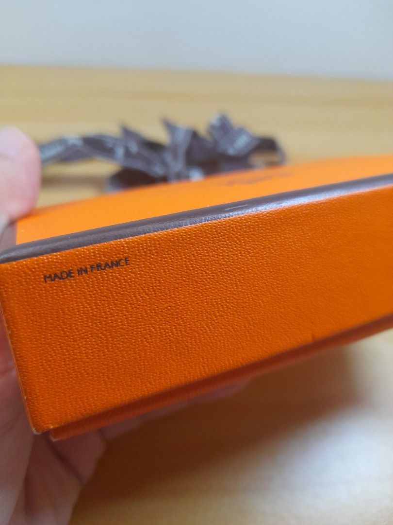 HERMES BOX WITH RIBBON (Category: Luxury Accessories) located in Bulacan. Submitted by nansantiago (Listing ID 1467086405, Image 3). Description: HERMES BOX WITH RIBBON 🏷️ ₱300‼️ 📍 Location: Plaridel, Bulacan 💸 Mode of Payments: Gcash / BPI 📦 Pick-up / Ship 🚚 Couriers : Flash Express / SPX / Lalamove.