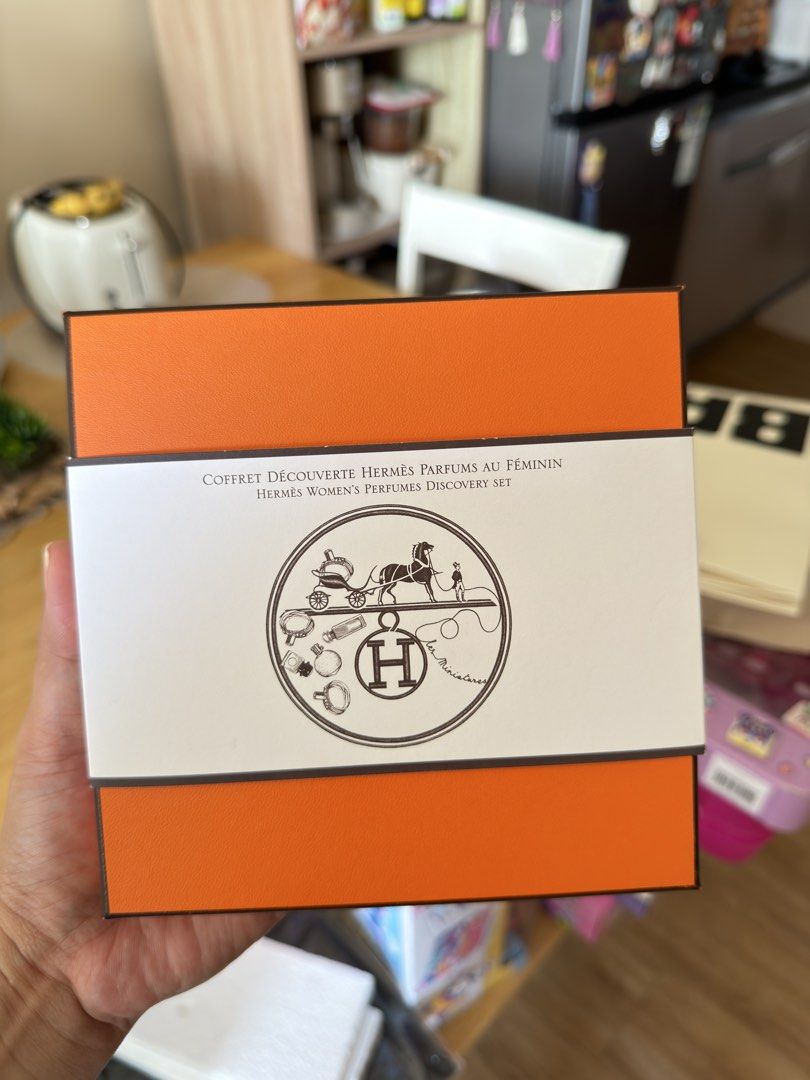 Hermes mini perfume set (Category: Looking For) located in Paranaque City. Submitted by kristin_llena (Listing ID 1467017088, Image 1). Description: 💯 original❗️ ₱6,400.