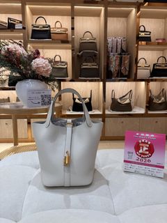 （分類：）位於 。 由 cchermesluxury 提交（商品編號 1467078916，圖片 1）。簡介： 。