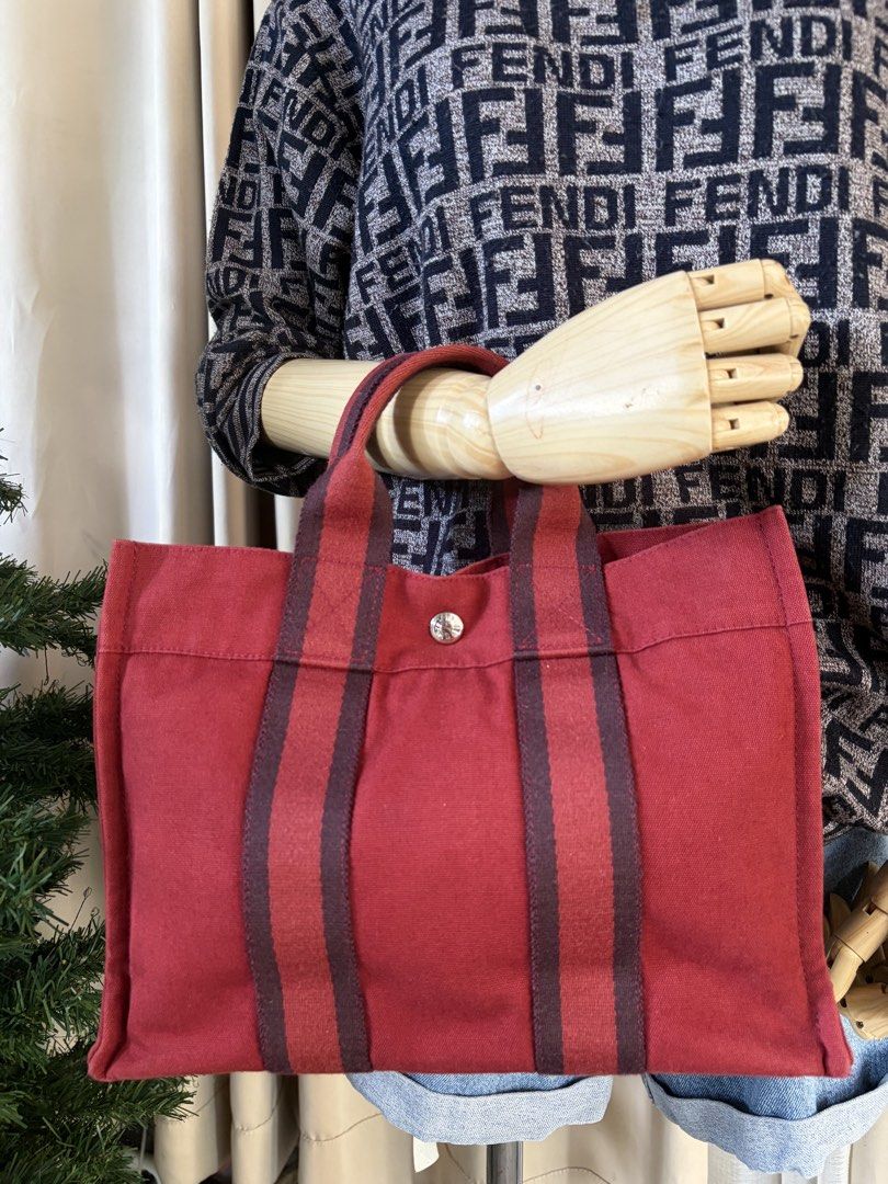 Hermès Bordeaux Tout (Category: Luxury Bags & Wallets) located in Baler. Submitted by waikikisurfer (Listing ID 1467120113, Image 3). Description: Hermès Tote Like New Condition, no flaws Japan Sourced Offer your price for sure buyer 💰.