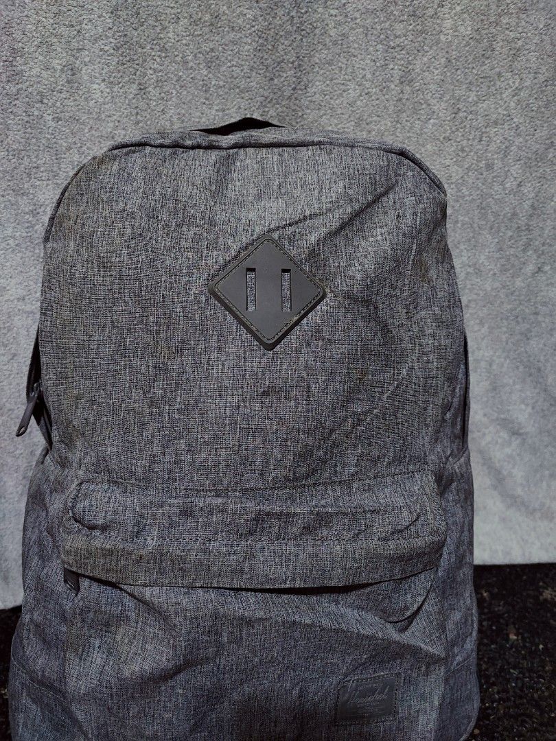 Herschel Supply Co. Grey Backpack (Category: Backpacks) located in Baguio. Submitted by jayrgijc52758 (Listing ID 1466977959, Image 2). Description: Herschel Herritage mid-volume light weight backpack Madumi po, needs washing 600 nlangs.