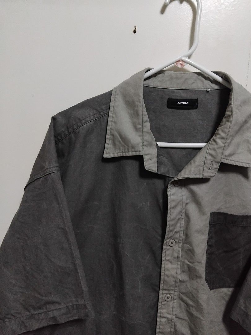 Hisso HK Two-Tone Acid Washed Work Shirt (Category: Tshirts & Polo Shirts ) located in Pasig City. Submitted by hustlexcurate (Listing ID 1467010084, Image 3). Description: Hisso HK Two-Tone Acid Washed Oversized Work Shirt Size LARGE on tag fits XL Dimensions: 25X29.