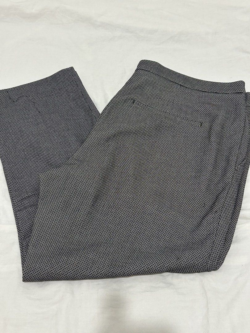 H&M+ Black & White Patterned Plus Size Pants EUR 48 US 18 (Category: Jeans) located in Quezon City. Submitted by jilamndz (Listing ID 1467064108, Image 1). Description: - Brand: H&M+ - Design: Black and white patterned weave - Fit: Mid-rise with a comfortable structured waistband - Cut: Tailored lines, standard ankle-length - Size: EUR 48 / US 18 / CA 18 / CN 175/96A - Origin: Made in China.