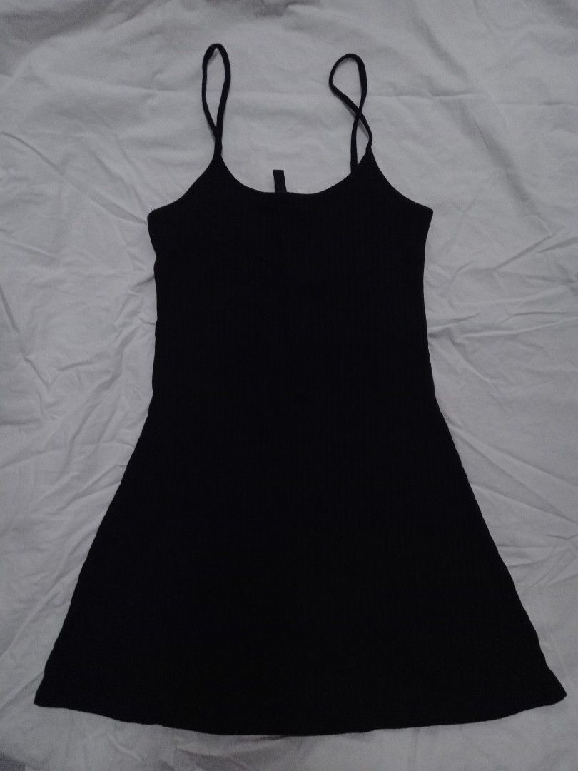 H&M Black Mini Ribbed Dress (Category: Dresses) located in Manila. Submitted by shop.airens (Listing ID 1467051042, Image 1). Description: fits xs-small.