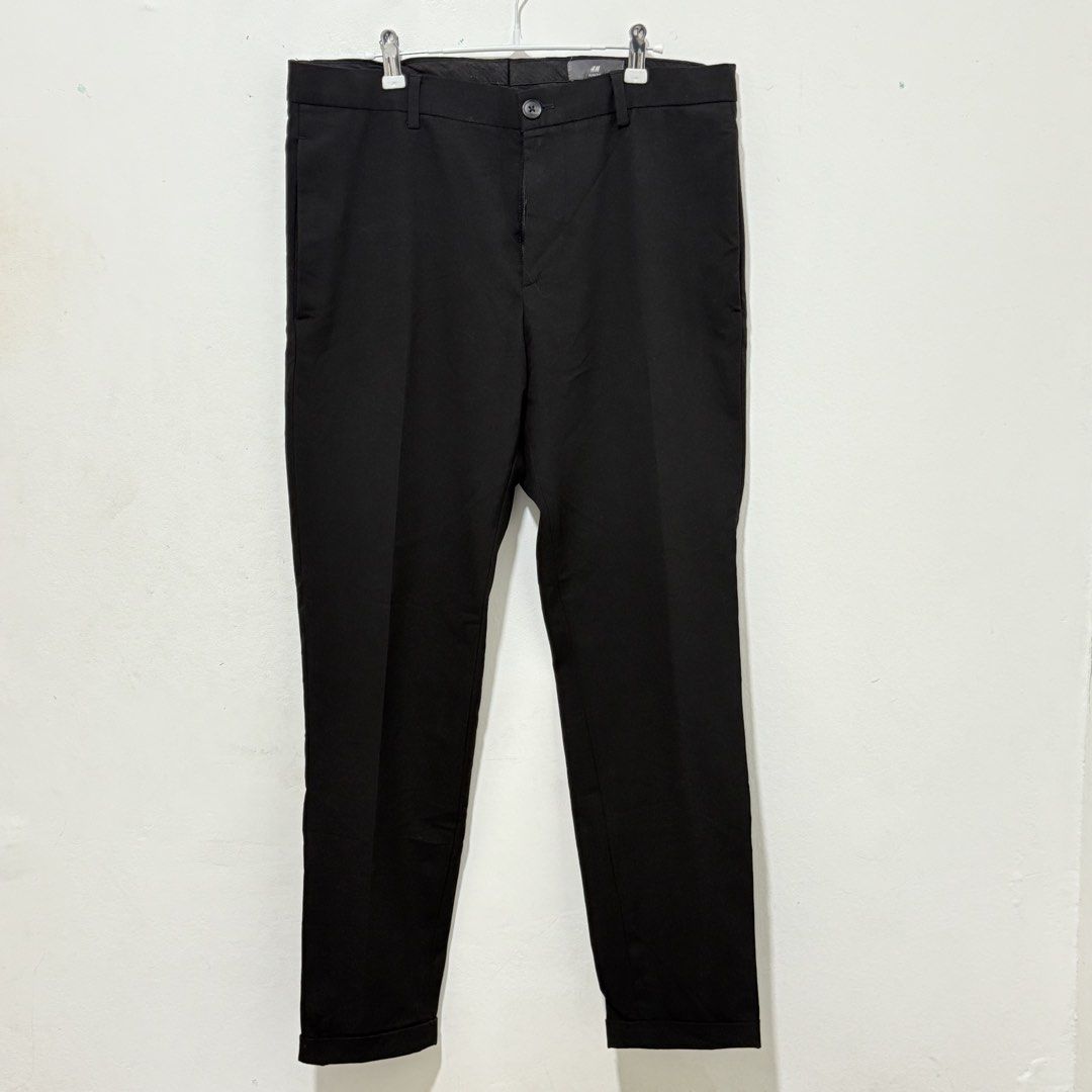 h&m casual trouser for men (Category: Jeans) located in San Fernando. Submitted by whatlunashops (Listing ID 1467100885, Image 1). Description: size 32 slim fit black color.