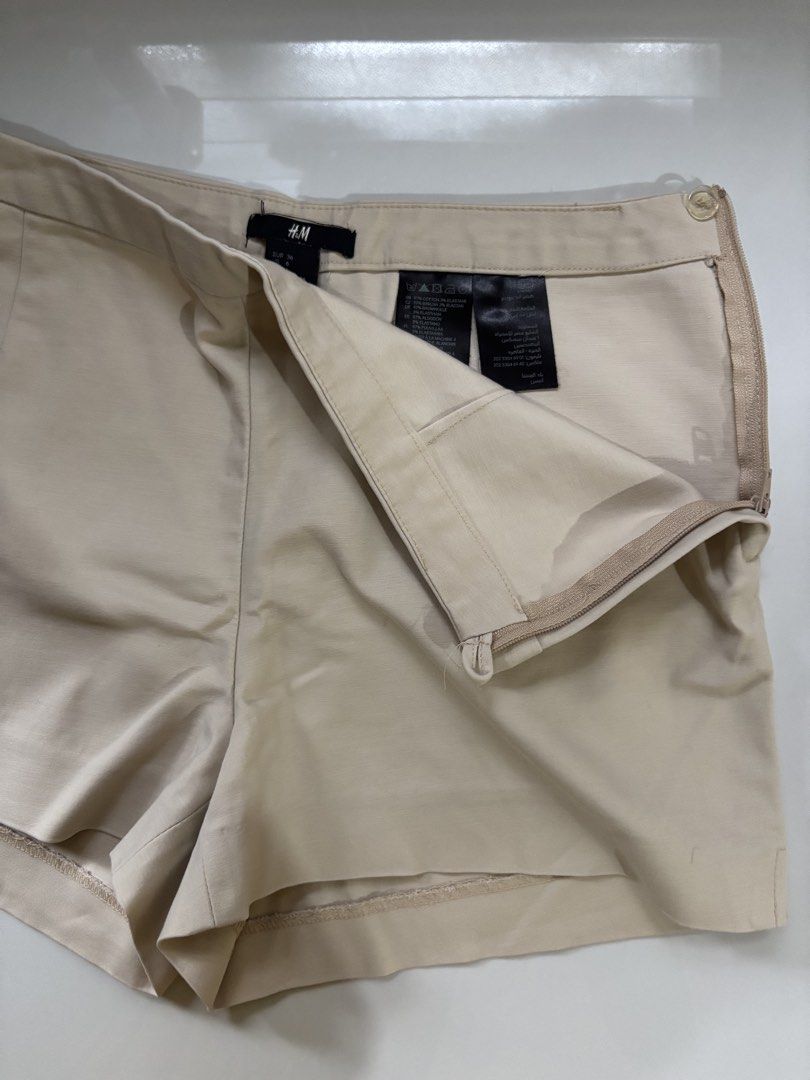 H&M Cream Tailored Shorts (Category: Shorts) located in Davao. Submitted by 553club (Listing ID 1467036085, Image 3). Description: .