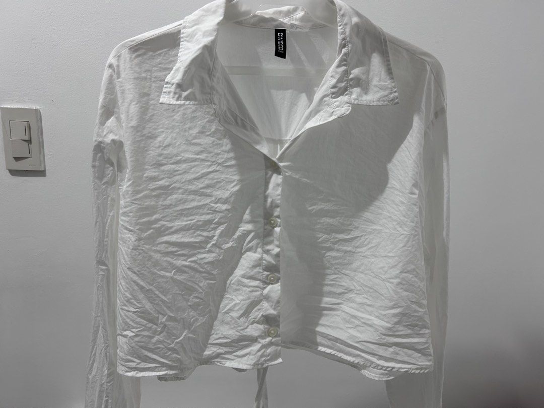 h&m long sleeve (Category: Longsleeves) located in Manila. Submitted by ally1113 (Listing ID 1467107761, Image 1). Description: I only used once for a birthday party h&m cropped long sleeve has a style at the back and you can ribbon it Size: Medium can fit to Large.