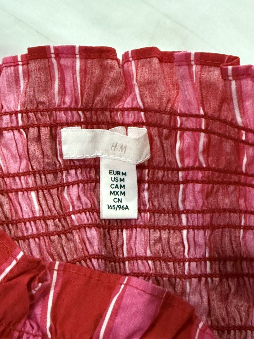 H&M Pink & Red Striped Halter Crop Top (Category: Sleeveless) located in Muntinlupa City. Submitted by alexisofia (Listing ID 1467038371, Image 2). Description: never worn, brand new w/ no tags, excellent condition size: Medium (EUR M / US M) Brand H&M.