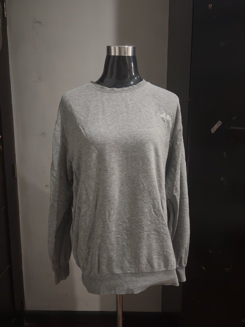 H&M unisex gray grey sweater (Category: Coats, Jackets and Outerwear) located in Las Pinas. Submitted by kylloren_ (Listing ID 1467028289, Image 2). Description: - rfs: decluttering - shipping is thru j&t.