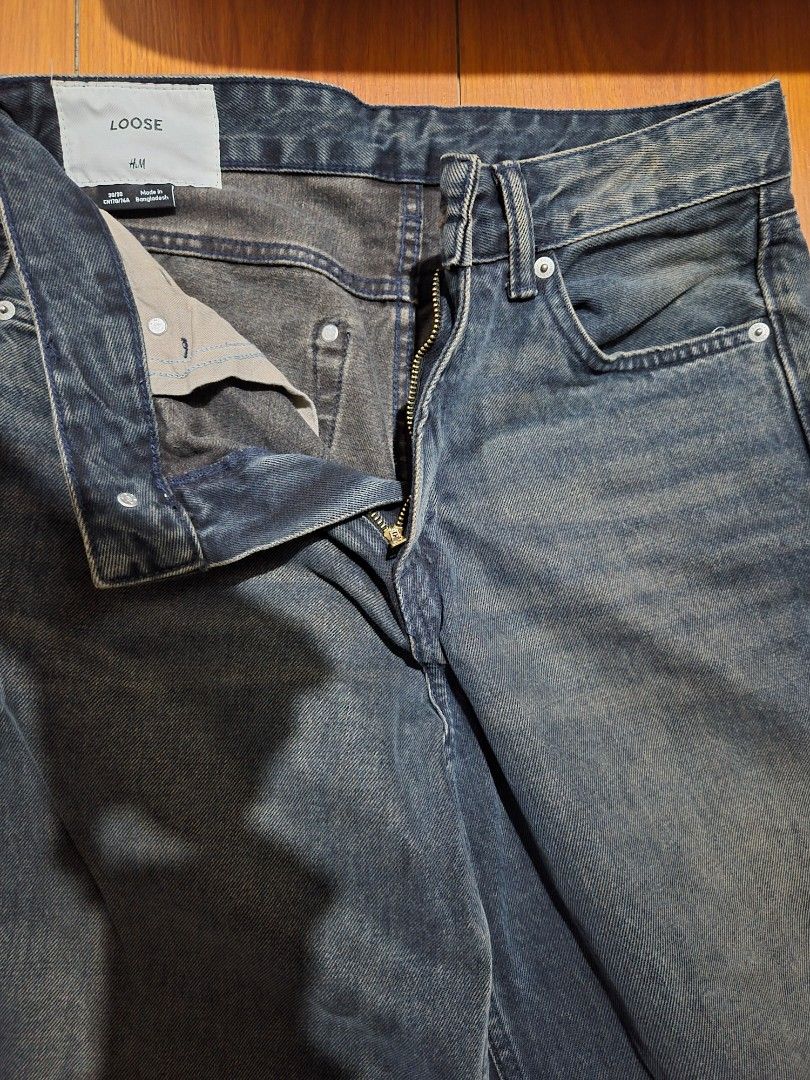 HNM LOOSE JEANS (Category: Jeans) located in Manila. Submitted by candlecloudsp (Listing ID 1467125218, Image 1). Description: 40m width 40cm length declutter.