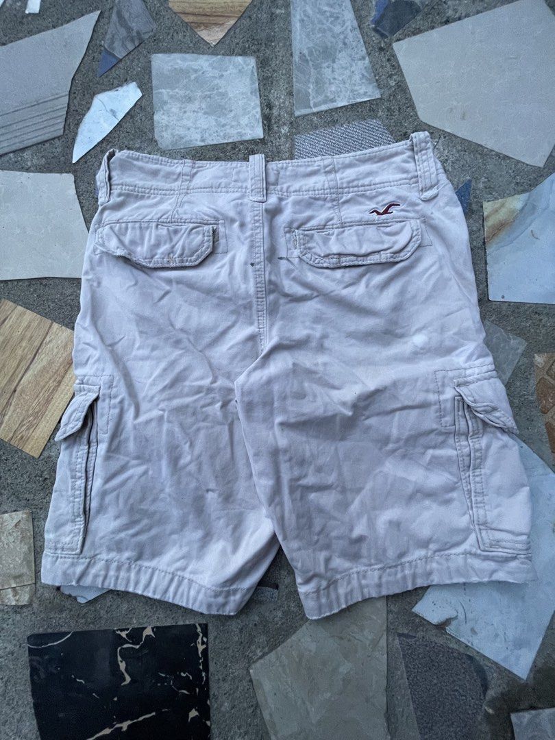 Hollister Cargo Shorts (Category: Shorts) located in Cavite. Submitted by vast.thrift2day (Listing ID 1467086883, Image 2). Description: Hollister Cargo Shorts Waist 32 Length 20.