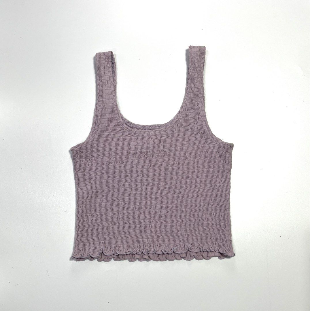 Hollister Crop Top (Category: Sleeveless) located in Manila. Submitted by kerlythreads (Listing ID 1467139340, Image 1). Description: small no issue.