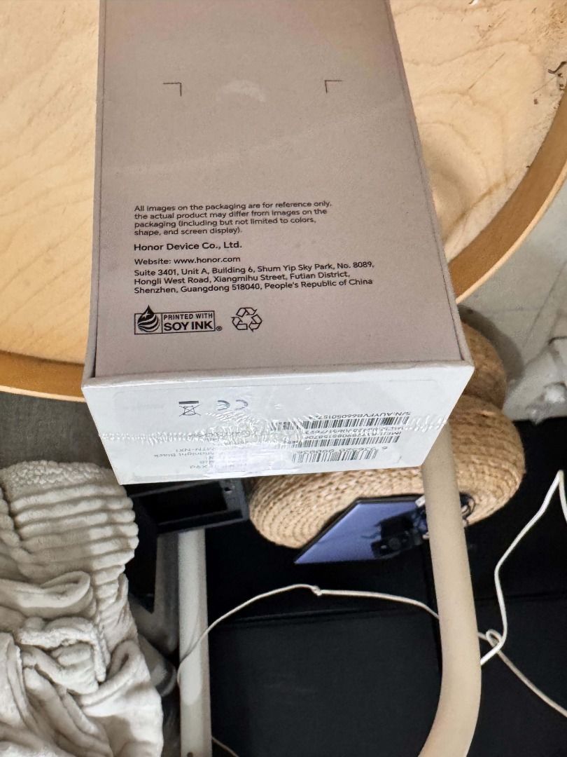 Honor X9D bnew (Category: Android Others) located in Caloocan City. Submitted by mjting01 (Listing ID 1467104648, Image 2). Description: - Brand new, factory-sealed Honor X9D 5G smartphone - Comes in original retail box with intact plastic seal - Features stylish red design with circular gold camera module - Equipped with 5G and NFC capabilities - Perfect pristine condition, ready for new owner.