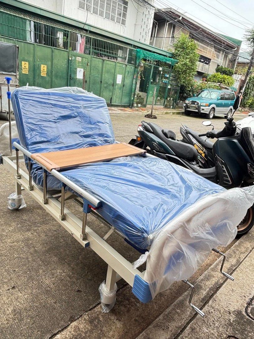 Hospital bed 2 cranks (Category: Medical Supplies & Tools) located in Quezon City. Submitted by indaytals (Listing ID 1467152500, Image 2). Description: Hospital Bed 2 Cranks Brandnew COD Gcash Bank.