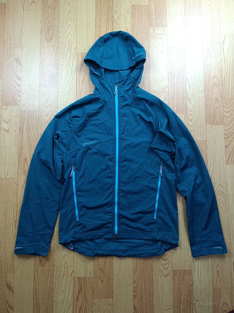 Houdini Softshell jacket (Category: Activewear) located in General Santos City (Dadiangas). Submitted by pete_joh (Listing ID 1467091907, Image 1). Description: Houdini Softshell Jacket excellent condition Medium on tag Best fit to Larg Width 21" Length 28".