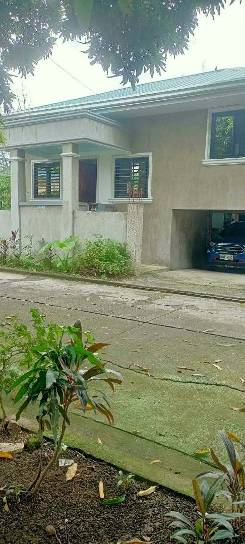 House and Lot Calamba (Category: House & Lot) located in Manila. Submitted by ninyagauri24333 (Listing ID 1466999551, Image 1). Description: House and Lot for sale ! ! ! Single Family House (Detached) Corner Lot LA 141 sq mtrs 3 CRs 1 masters bedroom 1 single bedroom 1 maid room With Garage Loc. Sta. Cecilia Subdivision , Phase 4 Dhalia Street , Barangay Parian, Calamba City Open for viewing 7 mins walk to National Road (Manila South Road) , walk