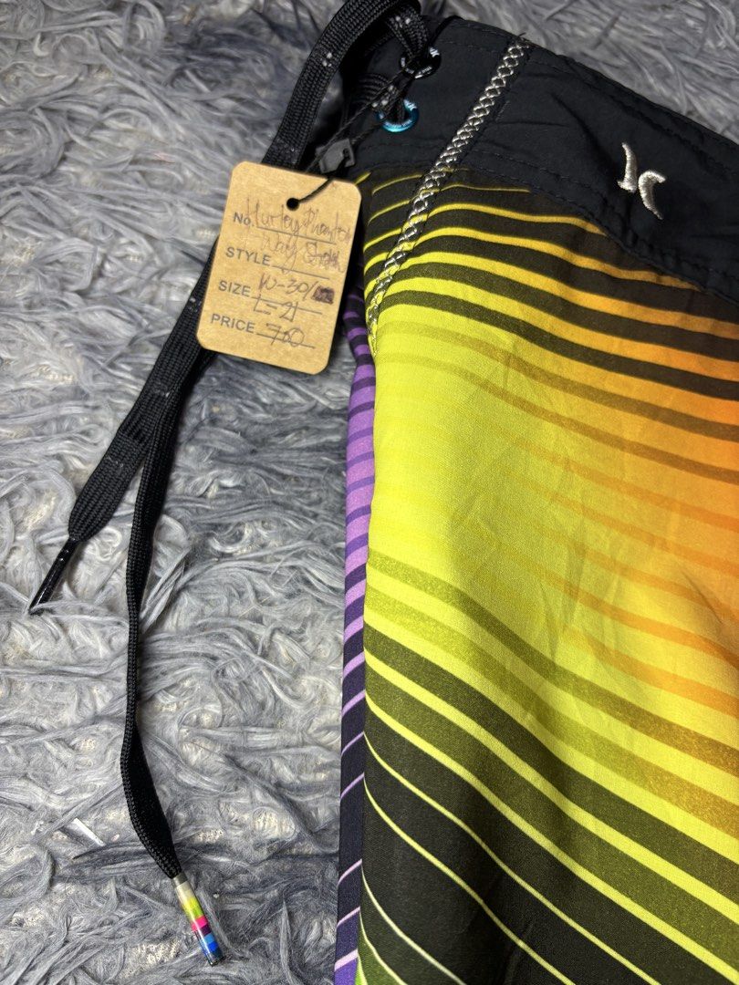 Hurley X Phantom (Category: Shorts) located in Legazpi City. Submitted by thesource052 (Listing ID 1467163792, Image 3). Description: Hurley Phantom 4 way Stretch. 30. Length: 21” Good as new No issue No rans 600 Freeship.