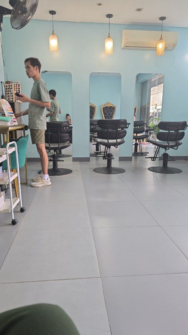 Hydraulic Chair (Category: Hair) located in Caloocan City. Submitted by ranation (Listing ID 1467061581, Image 1). Description: - Complete hair salon setup bundle - 3 black leather hydraulic styling chairs - Matching wall mirrors included - Salon lighting fixtures included - Rolling cart for tools included - Everything in photos is included - Self-pickup required due to size.