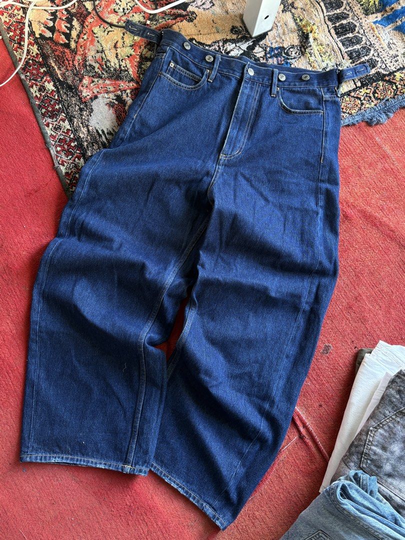 Indigo Baggy Pants (Category: Jeans) located in Pasay City. Submitted by namastenamstenamaste (Listing ID 1466972303, Image 1). Description: Indigo Baggy Pants Baggy Jeans No issue W: 34 L: 40 Thighs: 12 Legop: 10 +sf .