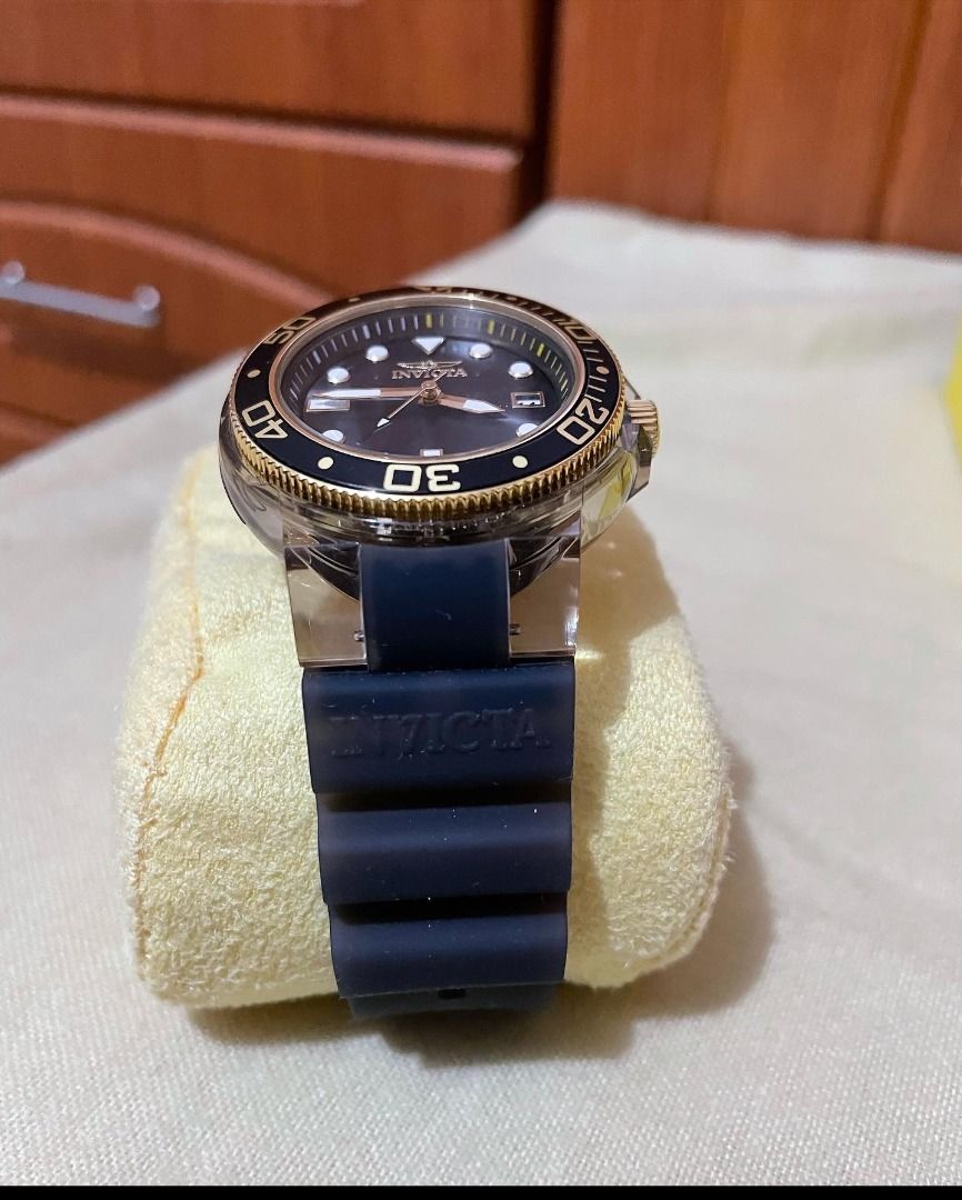 Invicta Pro Diver Women's Watch (Category: Women's Watches) located in Quezon City. Submitted by beckyshop2024 (Listing ID 1467151749, Image 2). Description: - Brand new - Original from US - Made in Switzerland - Model 37304, 40mm, Silicone/Black Band - 100m Water resistant.