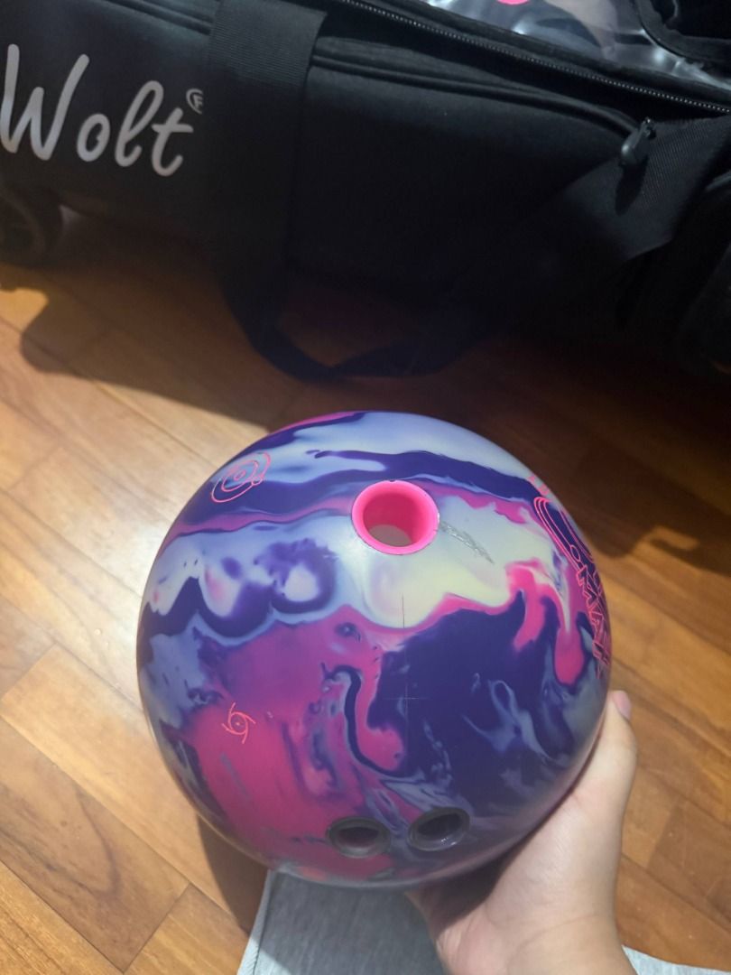 Ion Max solid (Category: Billiards & Bowling) located in Singapore. Submitted by bennettlimz (Listing ID 1467150912, Image 2). Description: Ion Max First drill 13LBS 1HRH Less then 40 games Only chip near inserts but doesn’t effect motion of the ball All balls cleaned after every use. Willing to trade for 14lbs of similar conditions.