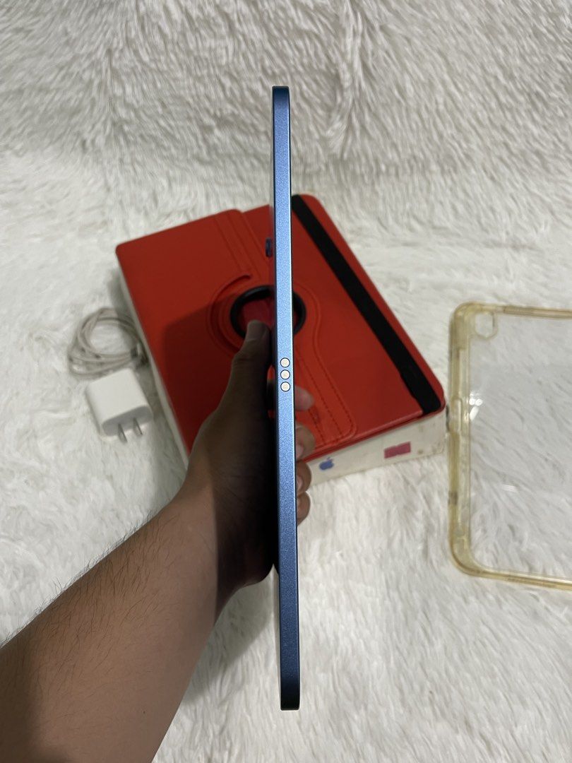 IPAD 11TH GEN (A16) (Category: iPad) located in Santa Maria. Submitted by jm.basco11 (Listing ID 1467113449, Image 3). Description: FOR SALE!! IPAD 11TH GEN (A16) BLUE💙 128GB UNDER WARRANTY UNTIL DEC 2026 9 MONTHS OLD 94% BATTERY HEALTH 120 CYCLE COUNT COMPLETE INCLUSION BOX, CHARGER, MANUAL, CASE 📍BULACAN/CAMANAVA .