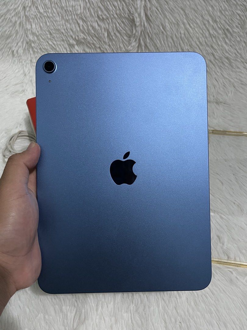 IPAD 11TH GEN (A16) (Category: iPad) located in Santa Maria. Submitted by jm.basco11 (Listing ID 1467113449, Image 2). Description: FOR SALE!! IPAD 11TH GEN (A16) BLUE💙 128GB UNDER WARRANTY UNTIL DEC 2026 9 MONTHS OLD 94% BATTERY HEALTH 120 CYCLE COUNT COMPLETE INCLUSION BOX, CHARGER, MANUAL, CASE 📍BULACAN/CAMANAVA .