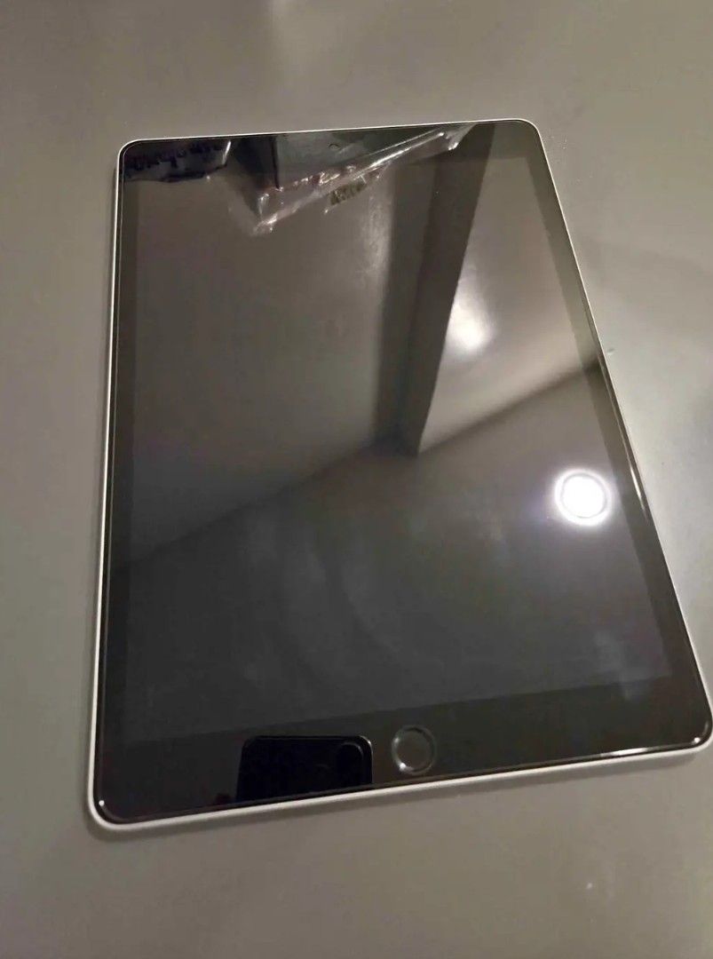 iPad 9th Gen (Category: iPad) located in Paranaque City. Submitted by ejsuuuu (Listing ID 1467163679, Image 3). Description: FOR SALE: iPad 9th Gen (64GB, SPACE GRAY) 💰 Price: ₱9,500 📱 Model: iPad 9th Generation 💾 Storage: 64GB 🎨 Color: Space Gray Inclusions: - Lighting Cable - Magnetic Case Condition: ~ Appearance - 10/10 ~ No Issue 100% (Unli Check) ~ All Working 100% (Unli Check) RFS: Need money for tuition. 📍 Location: Paranaque 💬 PM fo