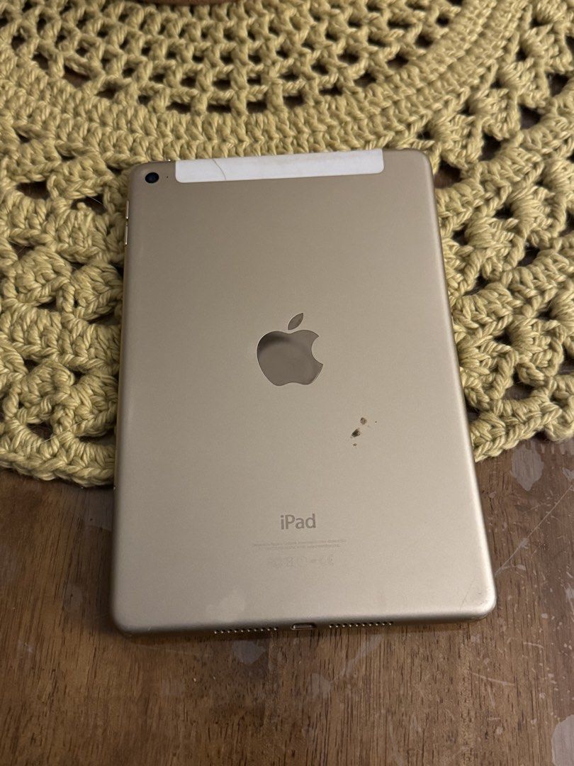 Ipad mini 3 (Category: iPad) located in Kuala Lumpur. Submitted by kicksbyyao (Listing ID 1467129062, Image 1). Description: Can on but the i cant connect to wifi and i dont know why Buyer need to figure it out.