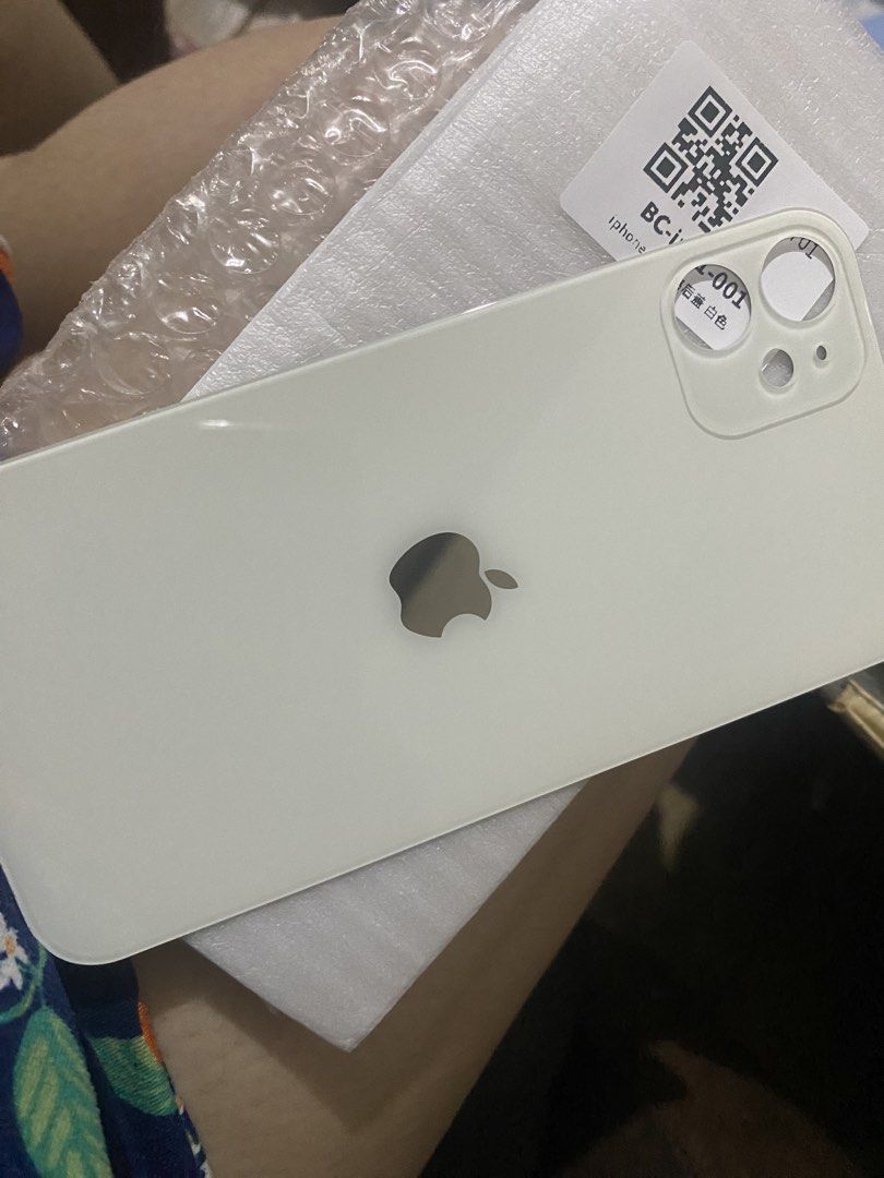 iPhone 11 Back Glass (Category: Other Mobile & Gadget Accessories) located in Manila. Submitted by itsmeyowwwww (Listing ID 1467014119, Image 2). Description: iPhone 11 Back Glass Brandnew Green White .