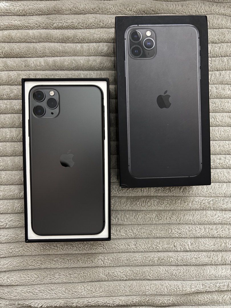 iPhone 11 Pro Max 64GB (Category: iPhone 11 Series) located in Quezon City. Submitted by 4leaf_clover (Listing ID 1467091916, Image 1). Description: Iphone 11 Pro Max 64GB (Smart Locked) NEGOTIABLE for sure buyer only -with box -no to buy and sell/reseller -meet up only -unli reset -76% Battery Health (still genuine iPhone battery) -Face ID working -True Tone working -iCloud working -no replaced parts -9/10 makinis -signs of usage Location: Quezo