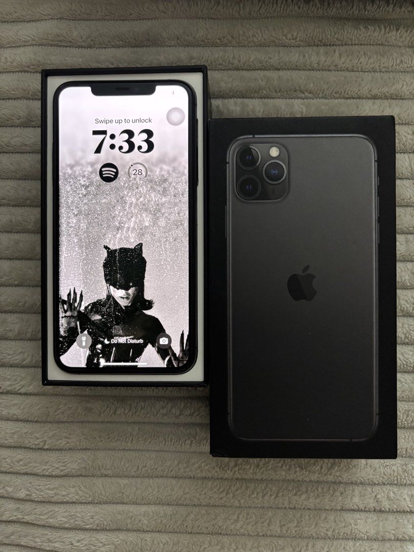 iPhone 11 Pro Max 64GB (Category: iPhone 11 Series) located in Quezon City. Submitted by 4leaf_clover (Listing ID 1467091916, Image 2). Description: Iphone 11 Pro Max 64GB (Smart Locked) NEGOTIABLE for sure buyer only -with box -no to buy and sell/reseller -meet up only -unli reset -76% Battery Health (still genuine iPhone battery) -Face ID working -True Tone working -iCloud working -no replaced parts -9/10 makinis -signs of usage Location: Quezo