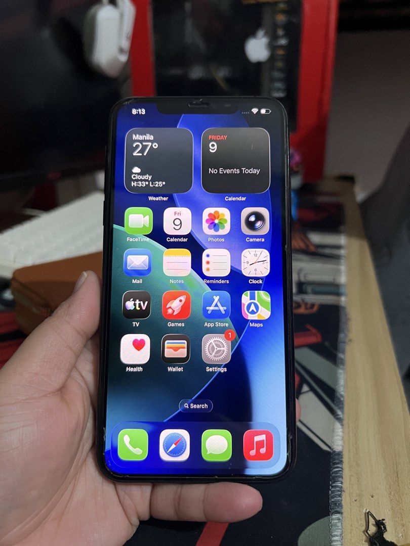 Iphone 11 promax (Category: iPhone 11 Series) located in Manila. Submitted by queen.37 (Listing ID 1467119527, Image 3). Description: Iphone 11 promax 512gb 77bh Pass sa maarte No issue .