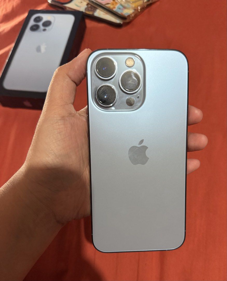 iPhone 13 Pro 256gb (Category: iPhone 13 Series) located in Pasay City. Submitted by sydneylouise2012 (Listing ID 1466972185, Image 3). Description: Iphone 13 Pro Sierra Blue 256gb No issues at all With box only Sobrang ingat ng gumamit - no dents BH 77% Sim card - no restrictions Openline RFS: upgrade.