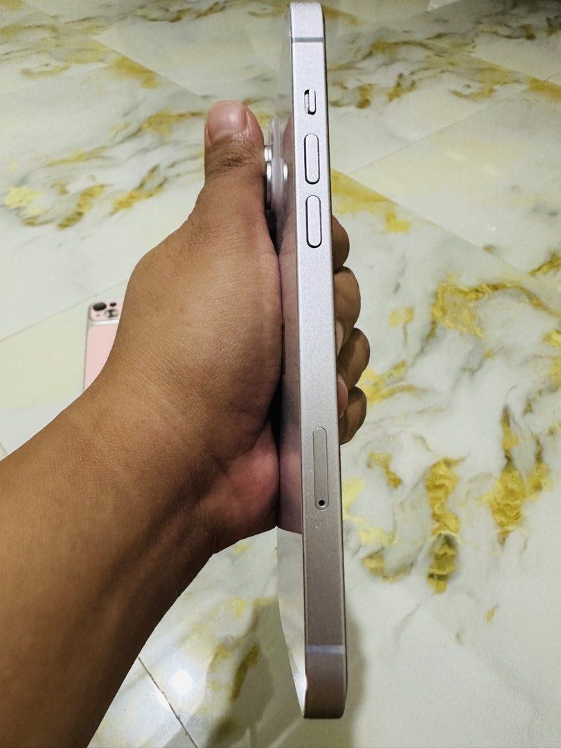 iPhone 14 plus (Category: iPhone 14 Series) located in Manila. Submitted by jfondales07 (Listing ID 1467095399, Image 3). Description: iPhone 14 plus 128gb Truetone working Face id working 89 battery life original All parts still original 25k swapping price Open for swap to lower units + cash Or laptop / automatic motorcycle.