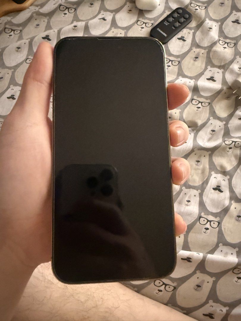 Iphone 14 pro max 128gb gold (Category: iPhone 14 Series) located in Quezon City. Submitted by atlmorgan (Listing ID 1467084675, Image 2). Description: Complete except cord 73bh 128gb.