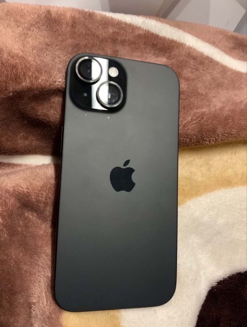 IPHONE 15 128gb (BLACK) (Category: iPhone 15 Series) located in Manila. Submitted by thatguy.bj (Listing ID 1467158246, Image 2). Description: 📍Personal Phone iPhone 15 “black” 128gb 📍°Details • ios version 26.1 [liquid Glass] • Factory Unlocked (Any sim) • Face ID working • True Tone working • Battery health: 86% (makunat) • Camera minimal paint chip (normal usage) • Body frame: 9.5/10 📍No issue po’ gagamitin nalang. Unit Only (Free used cord