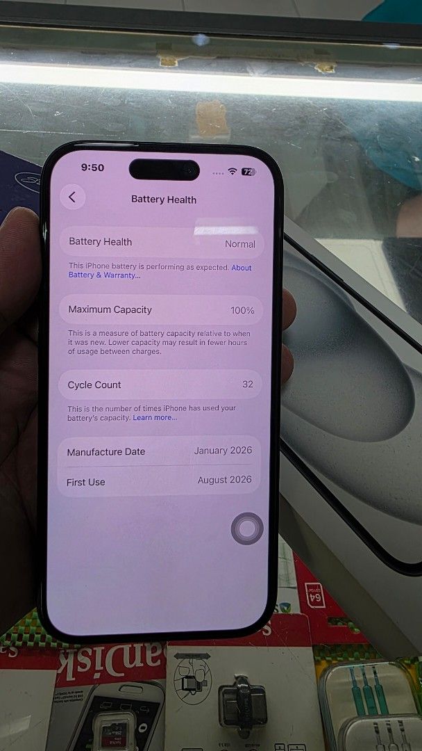 IPHONE 15 (Category: iPhone 15 Series) located in Marikina City. Submitted by jhakerr22 (Listing ID 1467010582, Image 2). Description: iPhone 15 - 256GB– Titanium Black Presyo: ₱33,500 (Slightly negotiable) Quick Specs: • Screen: 6.1-inch Super Retina XDR OLED (Super linaw!) • Camera: 48MP Main Camera (Pang-malakasang pilikula at portrait) • Features: Dynamic Island USB-C Port na rin! • Processor: A16 Bionic chip (Sobra bilis, goods sa gaming) Co