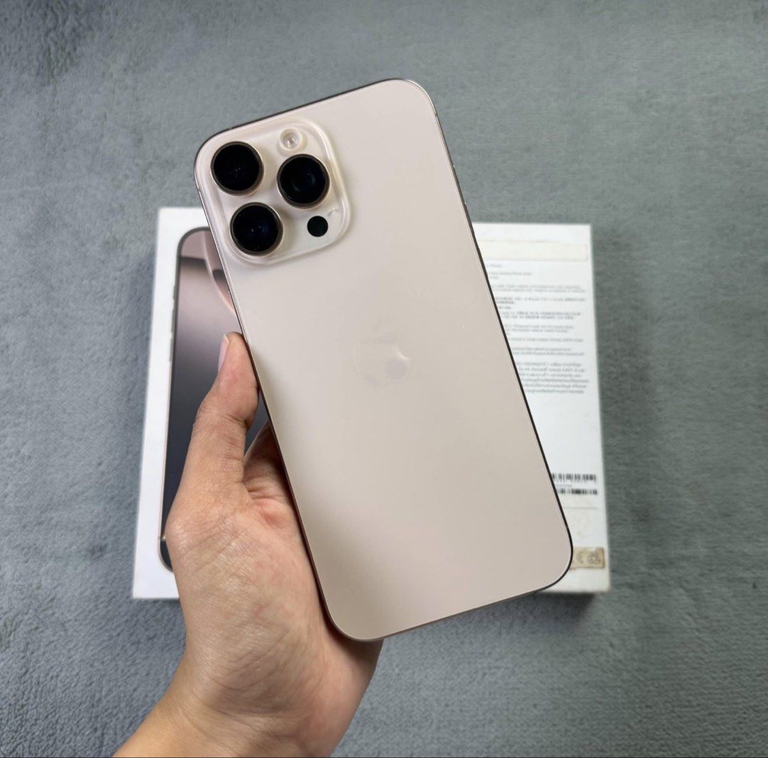 IPHONE 16 PRO MAX 256GB FACTORY UNLOCK (Category: iPhone 16 Series) located in Mexico. Submitted by mallarinathalie (Listing ID 1467052432, Image 3). Description: Iphone 16 pro max 256gb factory unlock 88% battery health lady owned no issue kahit gasgas all buttons are working properly face id ✅ true tone ✅ orig cord and box ✅ free cases .
