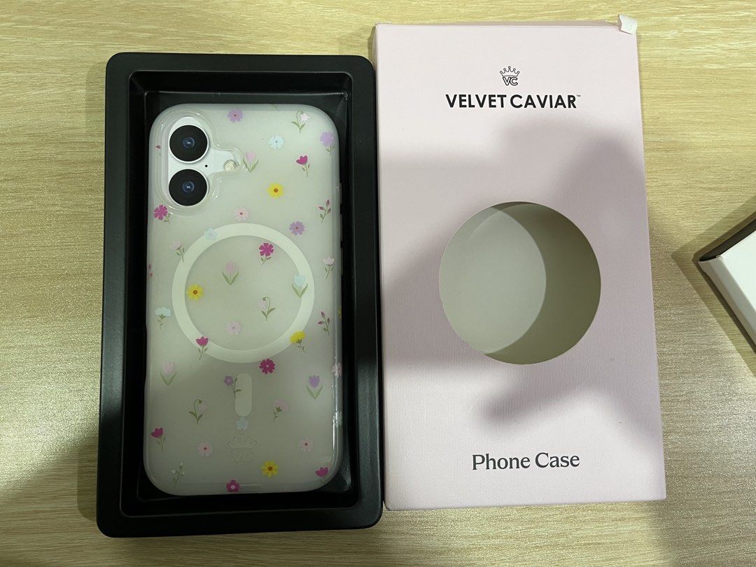 iPhone 17 original cases (Category: Cases & Sleeves) located in Caloocan City. Submitted by myprelovedph30 (Listing ID 1467164423, Image 2). Description: Velvet caviar speck skinarma get this all for ₱2500 1k each .