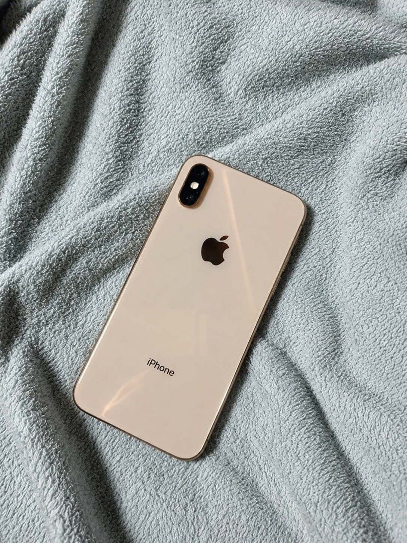 iPhone XS (Category: iPhone X Series) located in Caloocan City. Submitted by yannnn.27 (Listing ID 1466999851, Image 2). Description: FOR SALE! iPhone XS (64gb) - Both camera working (madumi lang rear cam kaya medyo malabo) - Mic and Speaker working - w/ true tone - ios 18.7.10 - smooth gamitin - 86% batt - Unli reset - No sim restrictions Issue: - face id - dents sa gilid dahil sa hard case Inclusion: Unit and Case only. For Pick up and meet up 