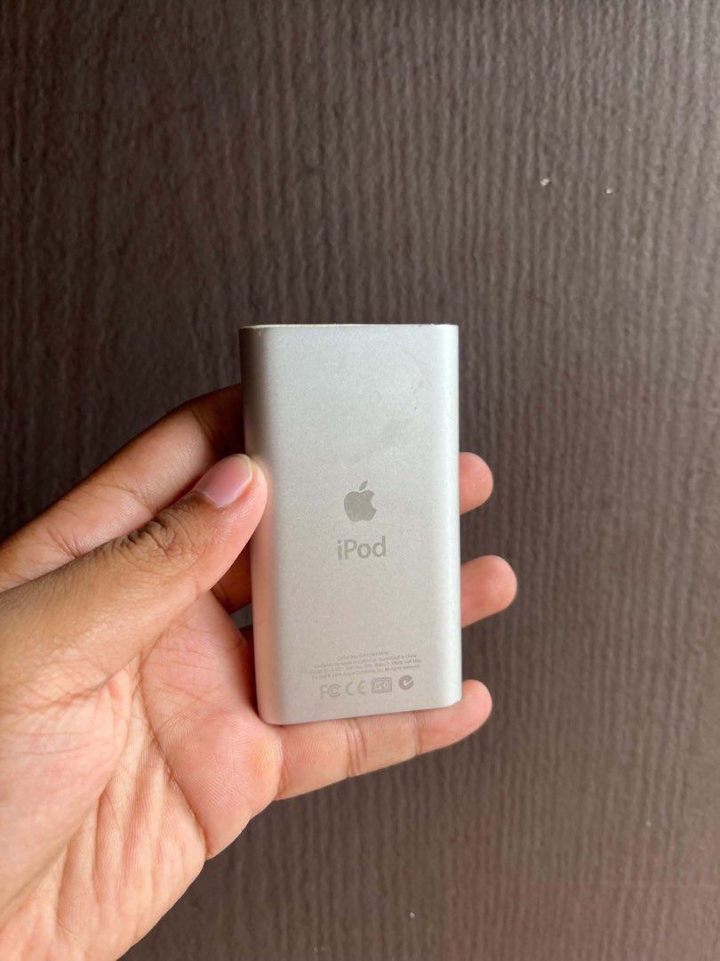 Ipod mini 1st gen (Category: Portable Music Players) located in Quezon City. Submitted by all_about_retro (Listing ID 1467110081, Image 2). Description: Ipod mini 1st gen 4gb Good lcd Good clickwheel Unit only Battery 2hrs lang tinatagal Pickup.